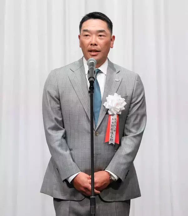 【巨人】阿部監督「晴れ時々曇りぐらいな人間になりたい」長嶋茂雄さんゆかりの燦燦会で日本一誓う