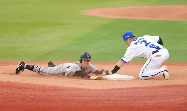 【巨人】浦田俊輔がリーグトップタイの２２盗塁目！リクエストで判定覆る