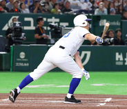 松井秀喜さんが「４番・三塁」で３回に適時打　２回には左中間二塁打でマルチ安打　