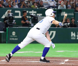 松井秀喜さんが「４番・三塁」で３回に適時打　２回には左中間二塁打でマルチ安打　