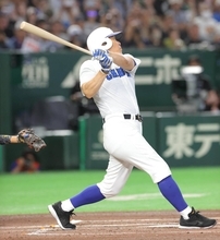 ５２歳・松井秀喜さん　豪快スイングも３年連続本塁打ならず　高校野球女子選抜戦に「４番・三塁」で出場しマルチ安打
