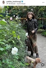 ７７歳・柏木由紀子、ライダース×スカートの冬コーデが「上品な美しさ」「若々しくそれでいて落ち着いていて素敵」
