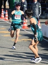 【箱根駅伝】青学大２区は想定より「３０秒ほど上回って走れた」出遅れ１６位→１１位　飯田翔大は「合格点」の走り