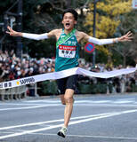 「【箱根駅伝】青学大が３連覇　エース黒田朝日が歓喜の涙「３００％輝きました！」原監督は史上最多の９度目Ｖ　チャラくて泥臭いチームがまた勝った　驚異の大会新」の画像1