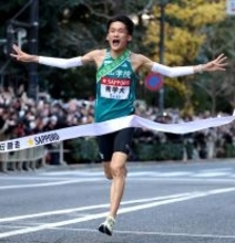【箱根駅伝】青学大が３連覇　エース黒田朝日が歓喜の涙「３００％輝きました！」原監督は史上最多の９度目Ｖ　チャラくて泥臭いチームがまた勝った　驚異の大会新