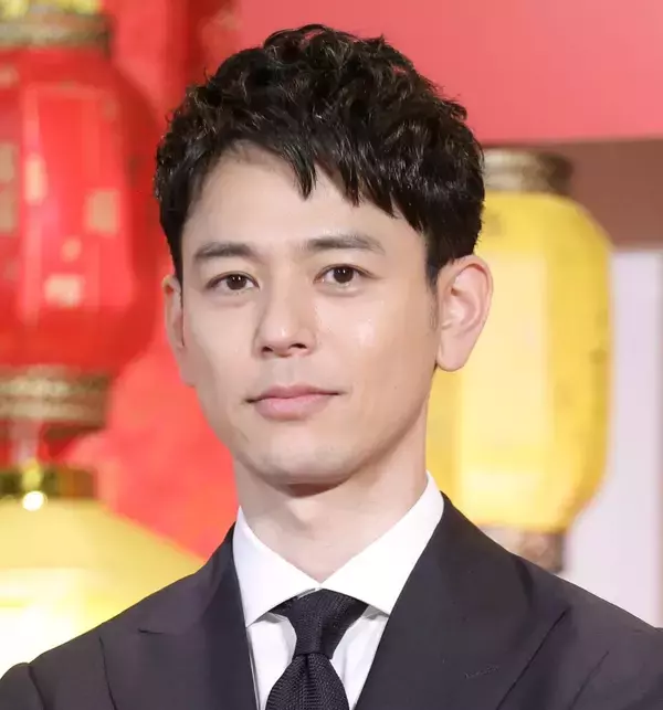 妻夫木聡、毎年恒例の初詣ショット！輝く笑顔にファンもん絶「手を合わせたくなります」「オーラすごい」「安らぎ」