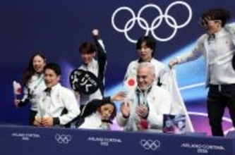 【五輪】ビックリ「りくりゅう」三浦璃来が椅子から転げ落ちる「１５０点に乗るとは」　世界歴代３位でトップ