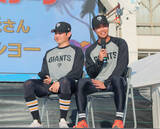 「【巨人】新人サウスポーコンビのお互いの印象は？　ドラ３山城京平はドラ１竹丸をべた褒め「まず顔立ちがいい。イケメン」」の画像1
