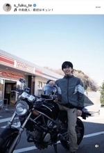 鈴木福、バイクにまたがる姿にフォロワー騒然「めっちゃキマッてる」「かっこ良くなって、いい大人に」