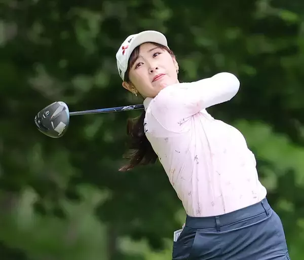 【女子ゴルフ】吉沢柚月が単独トップで後半へ　安田祐香、永井花奈が２差２位で追走　金田久美子は大ブレーキ