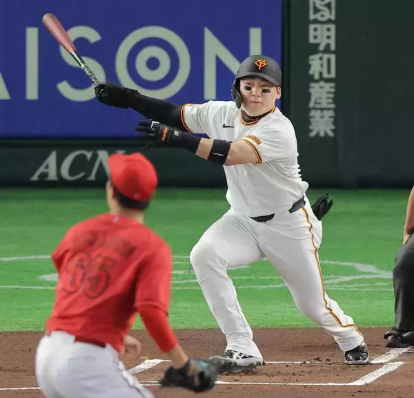 【巨人】３７歳丸佳浩が攻守に躍動　ジャンピングキャッチ→右越え二塁打　通算二塁打は内川聖一らに並んで歴代３７位に