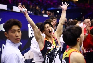 【体操】日本男子が金メダルでロス五輪出場権を獲得　エースの橋本大輝「最後自分の１本を出せてすごく良かった」　世界選手権の団体総合決勝