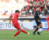 「なぜ高校サッカー決勝は史上最多６万人超えを達成したのか　学生スポーツで異例　“選手権”の魅力とは」の画像1