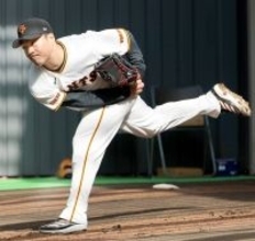 【巨人】則本昂大が初日ブルペン５５球　高橋由伸氏＆亀梨和也も熱視線　充実の表情であいさつ