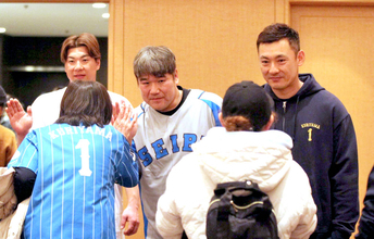 【西武】栗山巧、中村剛也、炭谷銀仁朗のベテラントリオ　お互いの呼び名は…！？