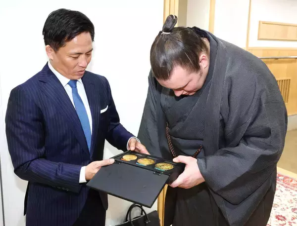 【大相撲】初綱取りの安青錦と柔道・野村忠宏氏対談（中）　レジェンドから金言　野村氏は「誰もできない五輪３連覇に挑むことにやりがい」　安青錦「プレッシャーをなくしたかったら負ければいいだけ」