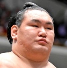 豊昇龍が白星スタート　苦手の熱海富士に勝ち、横綱初優勝に好発進