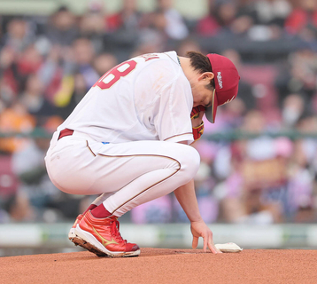 【楽天】前田健太、３８２８日ぶり日本球界登板　託されたホーム開幕戦で初回３者凡退　１３球で１２球が変化球