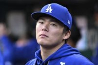 イタズラに全く気づかない山本由伸…ドジャースベンチで忍び寄る魔の手…その手法に「悪魔すぎ」とネットも沸く　犯人は…