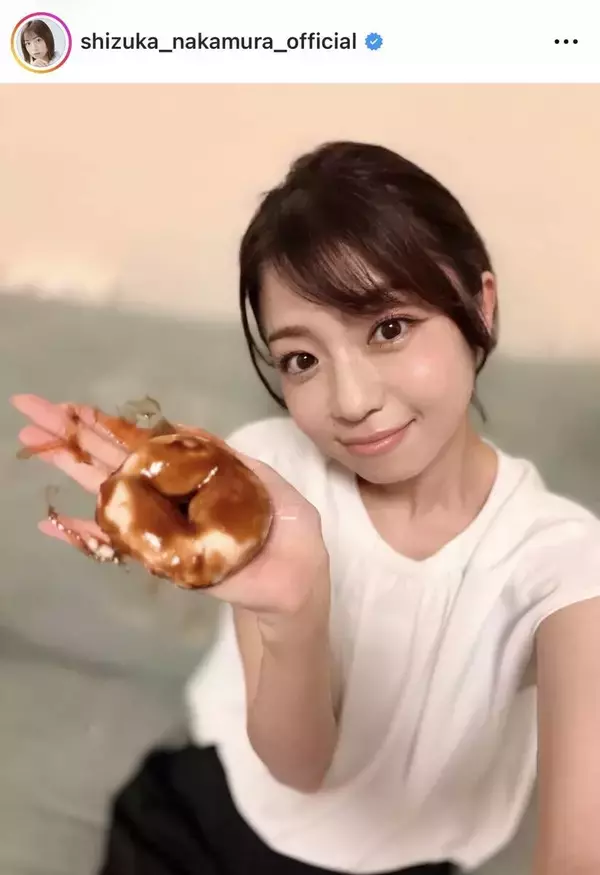 ３７歳元グラドル・中村静香「七夕の日に出会えました」念願のドーナツぱくり！「最近ますます」「可愛すぎるぞ」