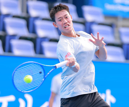 【テニス】錦織圭“ラストマッチ”に向け元気いっぱい約１時間練習