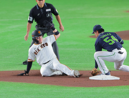 【番記者Ｇ戦記】３７歳ベテラン・丸佳浩の勝利への執念　先制点狙い初回に今季初盗塁　Ｍ４の阪神とは２差で残り４試合