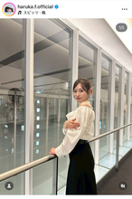 福原遥、シックな衣装姿で美デコルテ披露…透明感あふれる笑顔に「１週間の疲れが吹っ飛びました」「惚れてまう」