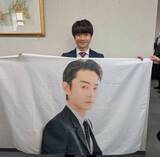 「【ロッテ】育成３位の杉山諒は菅田将暉のゲートフラッグ持参で入寮　将来の夢は「ドラマで共演ですね」」の画像1