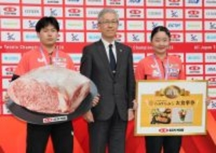 【卓球全日本】全農がシングルス優勝者に副賞贈呈