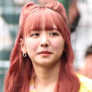 １６歳で出産→昨年離婚の人気モデルが「２２歳の生誕祭」！白ドレス姿が「世界一可愛い」重川茉弥にくぎ付け