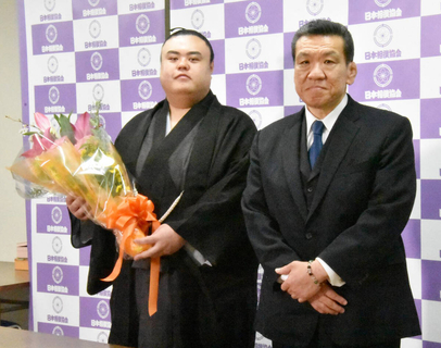 元幕内・英乃海が引退会見「スッキリした気持ちで、ホッとしている」　十両在位は歴代４位の５３場所…弟は幕内・翔猿