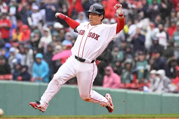 吉田正尚が出場７試合目で今季初ものづくし　初安打、マルチ安打、盗塁　４試合目の先発出場で待望の快音　