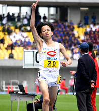 中大・岡田開成の圧巻スパートに藤原正和監督「狙い通りのレース。成果につながってきている」…関東インカレ男子１部５０００Ｍ
