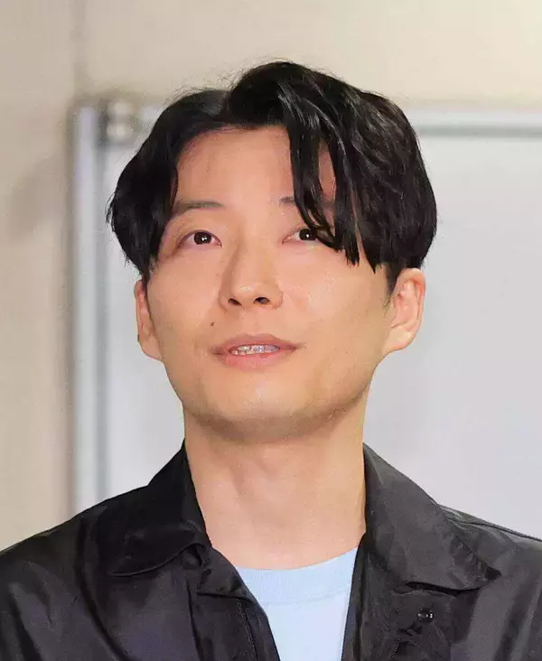 星野源　激変した最新姿にファン二度見「えぐい」「ガッキー…」「眠れなくなった」「待て待て」「どした？」