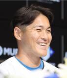 「鍵谷陽平氏「引退おめでとうございます」中大の先輩沢村拓一が現役引退　自身のセレモニーでは号泣」の画像1