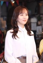 地元・沖縄のビーチ比嘉愛未「誰もいない、秘密基地。１、２時間ぼーっとしているのが至福の時」居心地の良い場所は