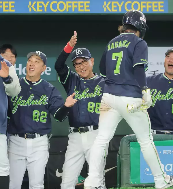 【ヤクルト】池山監督執念の１０勝目　今季２度目の犠打が効いて２カードぶり勝ち越し　７回１死まで完全の高梨裕稔が今季初勝利