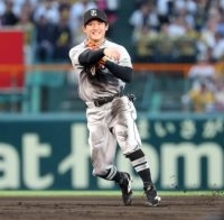 【巨人】浦田俊輔が横っ跳び　初回先頭の打球で超ビッグプレー　好守備で則本昂大を助ける