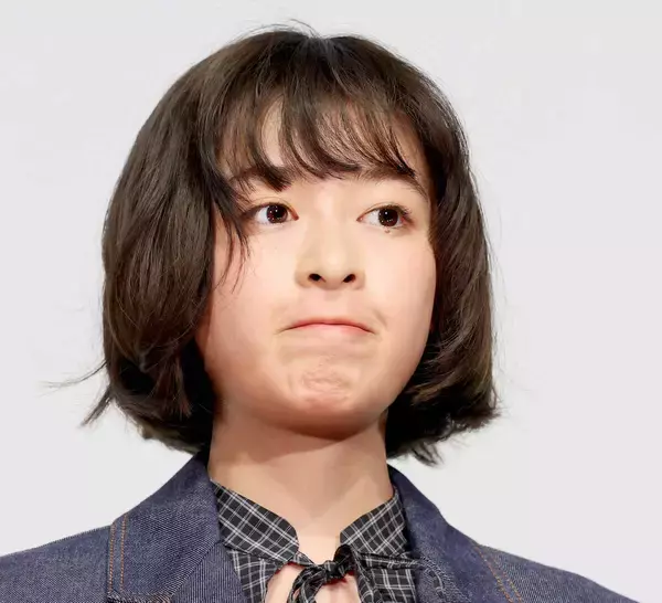 森七菜、胸元全開ドレス＆デコ出し姿でファン魅了…「ふとした顔がかわいい」「真っ白で美しい」「魅力が増す」