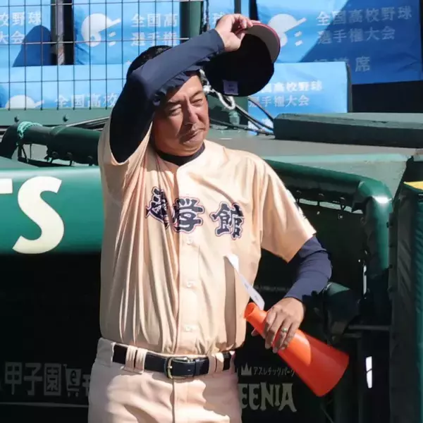 【甲子園】熱中症疑いは昨年２４件→１６件に減少　大会本部が見解「２部制の効果も」「チームの対策が実を結んでいる」