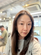 クワバタオハラ・小原正子５０歳　７歳長女がイメチェン！「オーシャンブルー」ヘアに「モデルさん」「美人でお洒落な親子」と反響