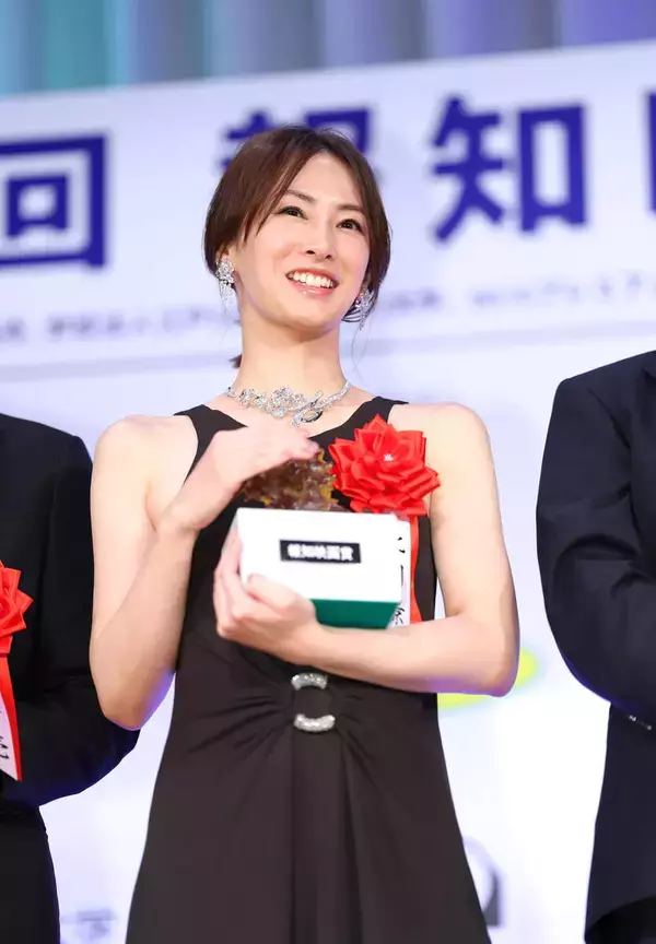 北川景子の「第２章」母親役で新境地「心を突き動かされる芝居をしようと目が覚めた」主演女優賞…報知映画賞表彰式