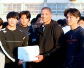 南ア代表マニー・リボックが招待カード授与　花園近鉄ライナーズ今季ホーム全試合で東大阪市の小中学生無料