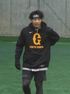 【巨人】赤星優志がＧ球場での年内自主トレ打ち上げ「このオフに懸かっている」山崎伊織と連日の猛練習