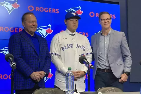 岡本和真、新背番号「７」を選択の理由　「ずっと着けたかった憧れの背番号」「僕にとってのラッキーナンバー」…入団会見