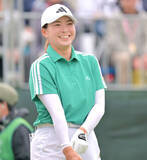 「初日からスマイル全開！　渋野日向子、今季日本初出場の初日はパー発進　同組の竹田麗央、小祝さくらはバーディー」の画像1