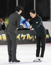 【フィギュア】浅田真央さん、木下グループの入社式にサプライズ登場　新入社員３３３人からどよめき「困難に直面した時には仲間と助け合い、諦めず前に進んで」