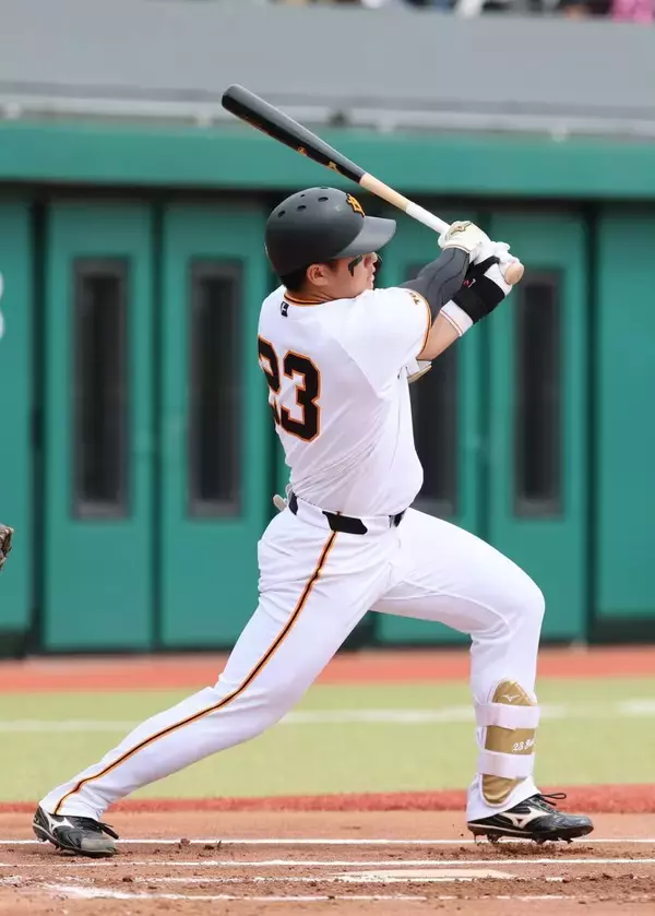 【巨人】石塚裕惺が２試合連発の先制３号２ラン「甘いボールを一振りで捉えられた」…２軍・西武戦