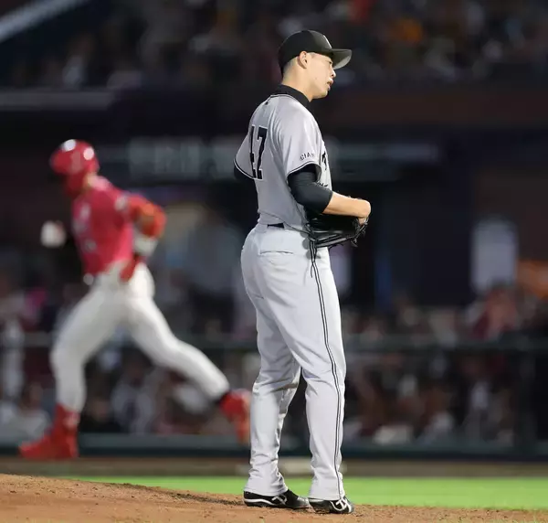 【巨人】２番手・森田駿哉が６回にマッカスカーに３ランを被弾　６回を終え０－８