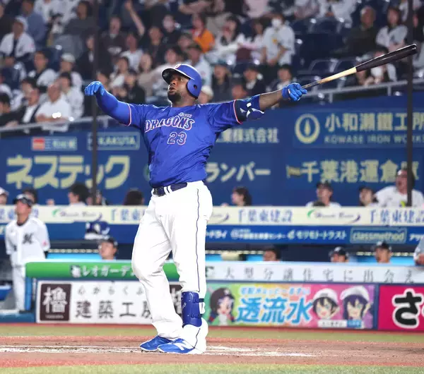 【中日】ついに出た！巨漢サノーが復帰後初アーチ　４号ソロで８回に追いつき金丸夢斗の負けを消す